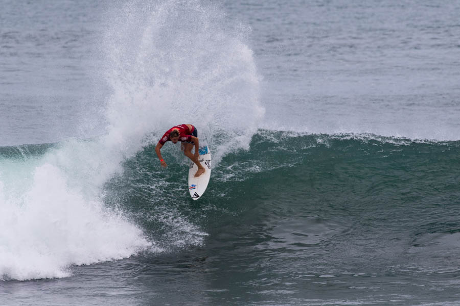 El desempeño individual de Noe Mar McGonagle ayudó el Equipo de Costa Rica a ganar la Medalla de Oro por Equipos en el ISA World Surfing Games 2015. Foto: ISA / Nelly