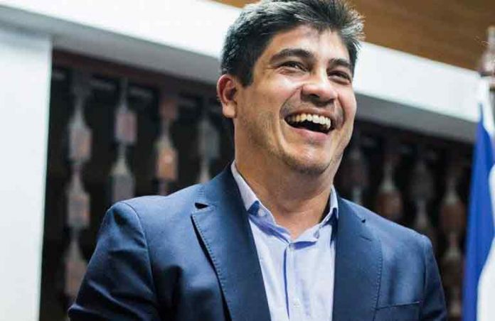 Carlos-Alvarado-PAC