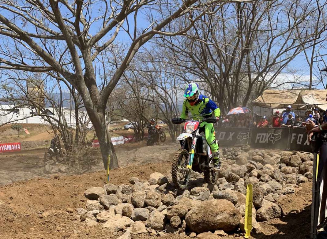 Bruno Consumi campeón de enduro extremo de la Clásica de Motocross Carmona Motoworld Monster Energy