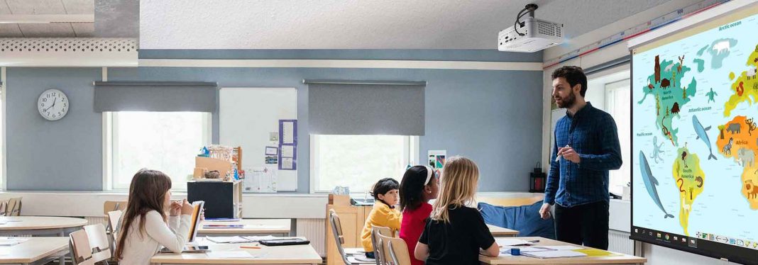 22PRJ-MLT1102-SCN-LS550WH_Education-EN