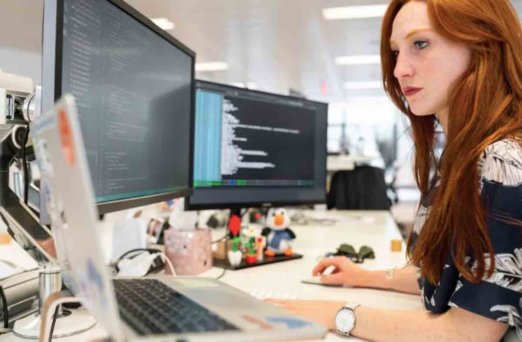 En EE.UU. buscan costarricenses para trabajar remotamente; estos son los requisitos