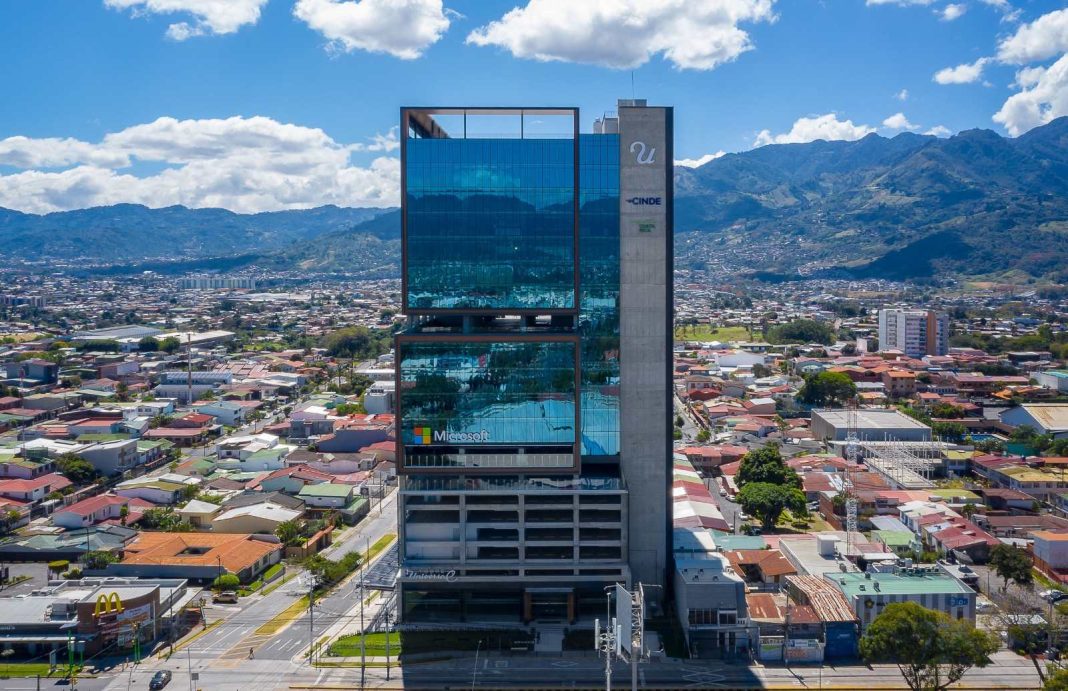 Torre Universal 1-compressed