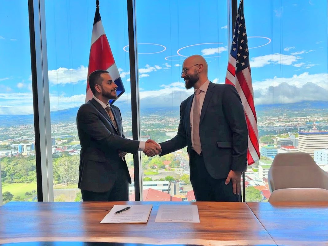 INA y EQUIFAX se unen para fortalecer capacidades técnicas de la población costarricense