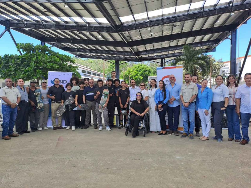 Parque de patinetas en Centro Cívico de Garabito estrena techo