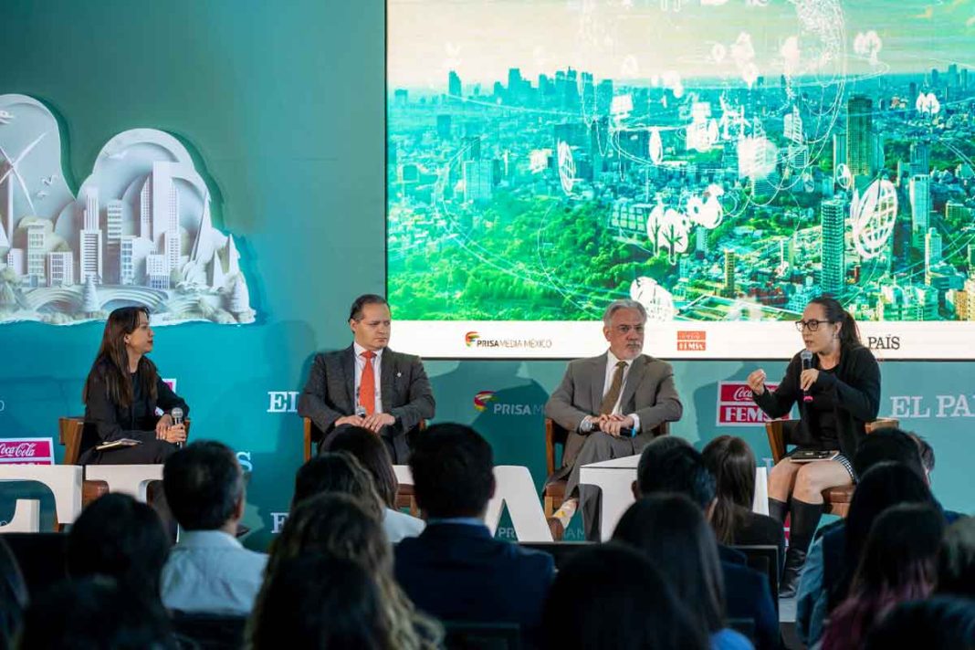 Se realizo el foro Futuro Sustentable por la disminución de la huella de carbono