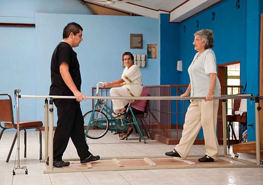 Rotary San Pedro Curridabat apoya adultos mayores en Alajuela