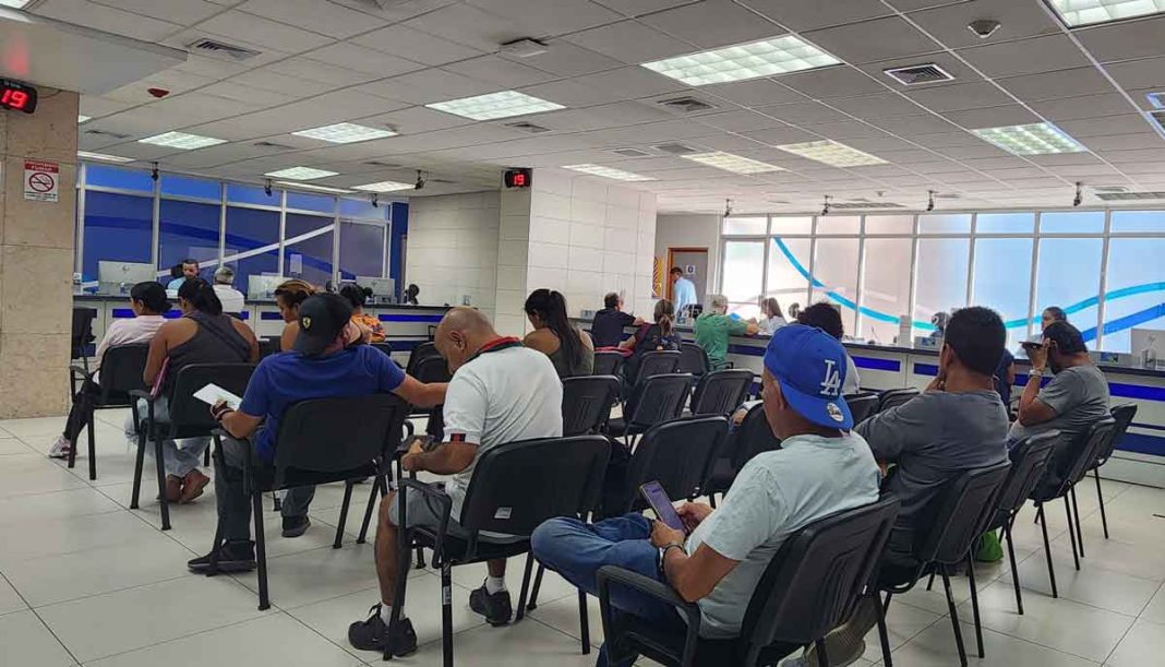 BCR es la primera entidad autorizada por el Registro Nacional para tramitar la tarjeta de circulación de salidas de vehículos automotores digital