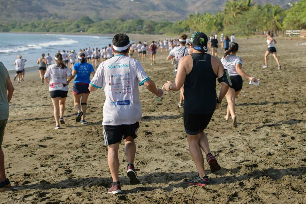 Ruta La Paz 2024: la carrera que beneficia a 100 niños y jóvenes de Guanacaste con becas educativas