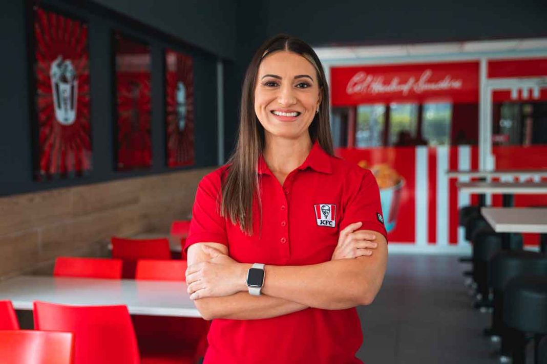 KFC será la primera cadena de comida rápida en Costa Rica con cubertería y bolsas 100% compostables