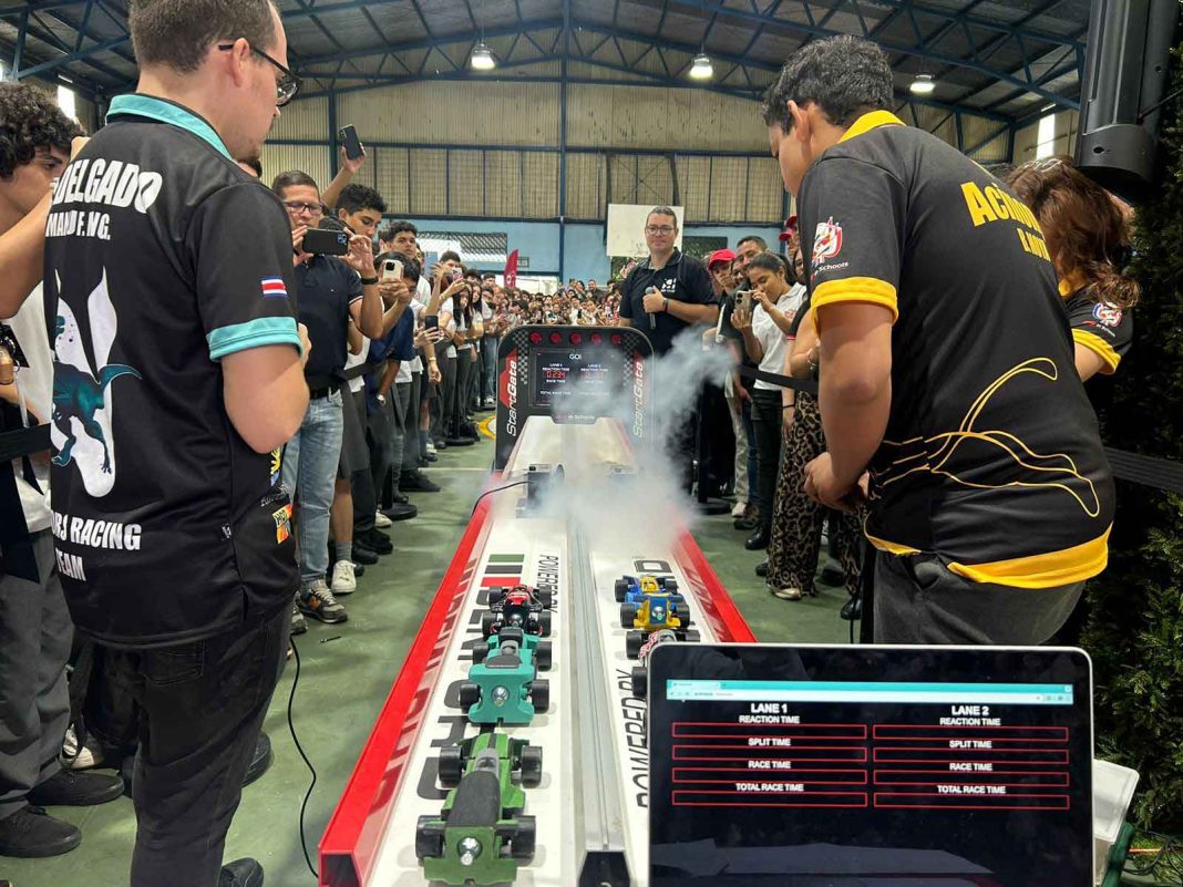 La emoción del “F1 in Schools STEM Challenge” llega a Avenida Escazú este fin de semana