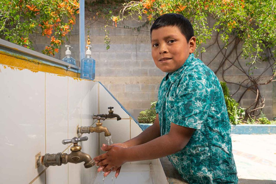 Walmart y Kimberly-Clark unen esfuerzos para mejorar condiciones de saneamiento en Centroamérica