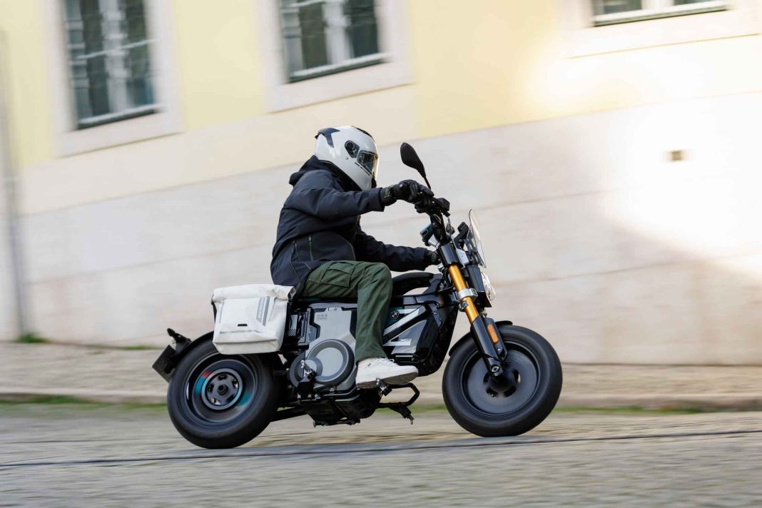 BMW CE 02 ofrece innovación y diseño futurista para una movilidad eléctrica premium