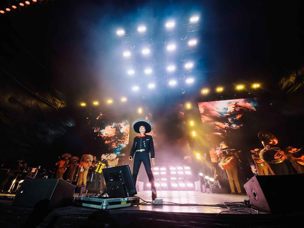 Alejandro Fernández hizo latir fuerte los corazones en su concierto en Costa Rica