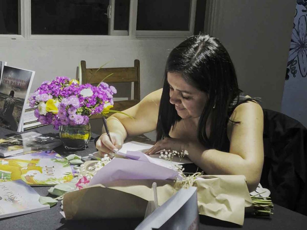 Escritora costarricense invita a explorar la resiliencia, el dolor y lo innombrable en su nuevo libro: Los Breves Infiernos del Paraíso