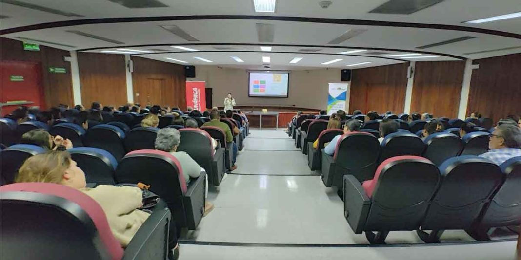 120 padres de diferentes zonas del país participaron en programa de capacitaciones para comprender, apoyar y guiar a sus hijos de Alto Potencial ante los retos que enfrentan