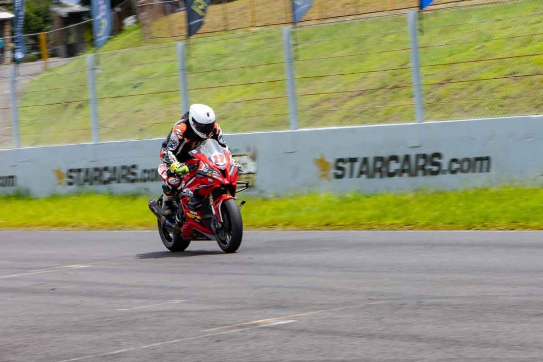 Piloto Iván Sala campeón de Super Bike en el AMA SuperBike Castrol Actevo 2024