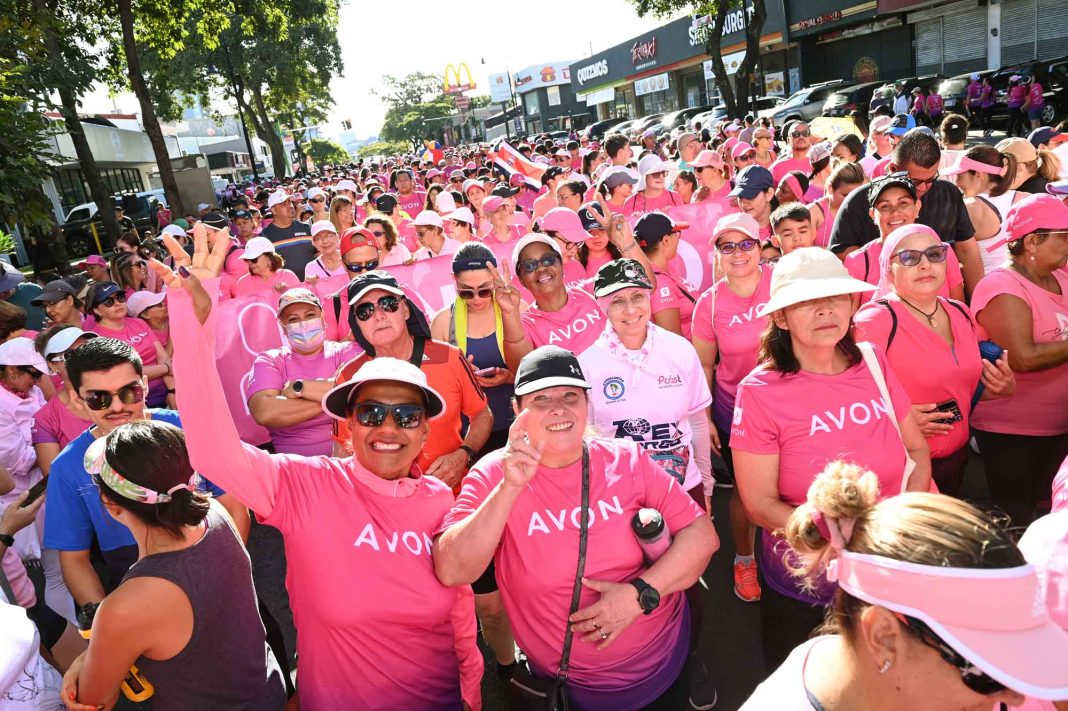 Este sábado 28 de septiembre en el Estadio Ricardo Saprissa sobrevivientes de cáncer de mama invitarán a la afición a la Caminata que lucha contra esta enfermedad