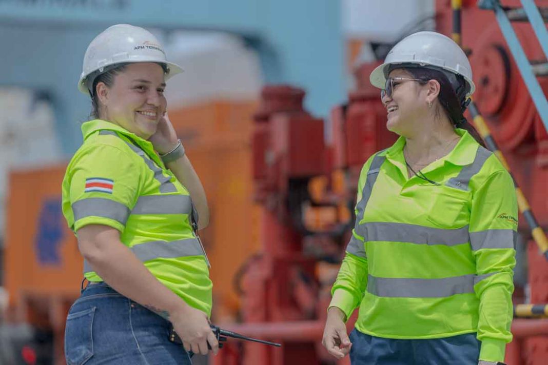 Mujeres en industria portuaria derriban barreras gracias a talento, diversidad de pensamiento, esfuerzo y preparación
