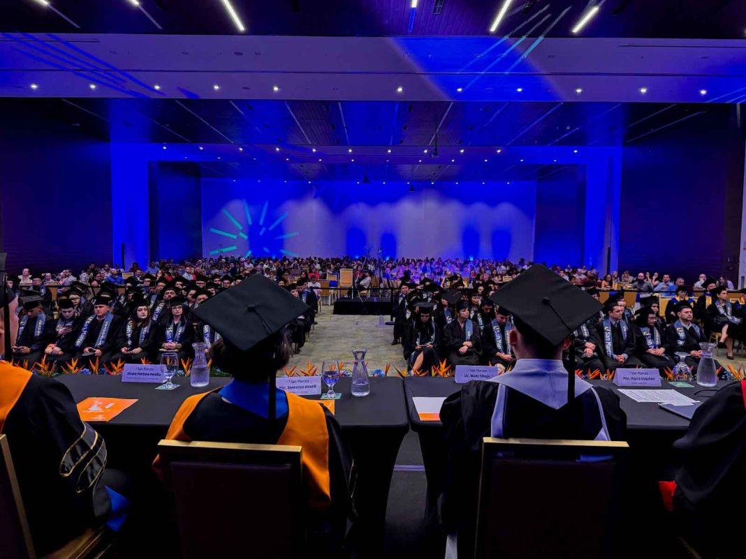 USAM gradúa su primera generación 100% virtual de informáticos