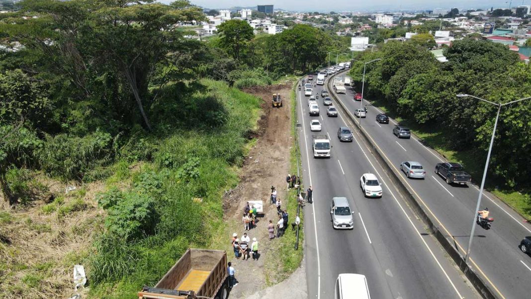 Paso elevado entre Hatillos 7 y 8 comenzó su construcción