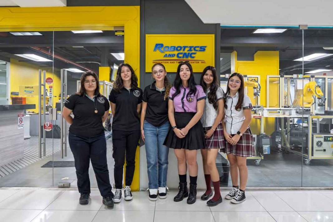 Costa Rica Green Valley impulsa el talento de estudiantes de Grecia rumbo al Mundial de Robótica