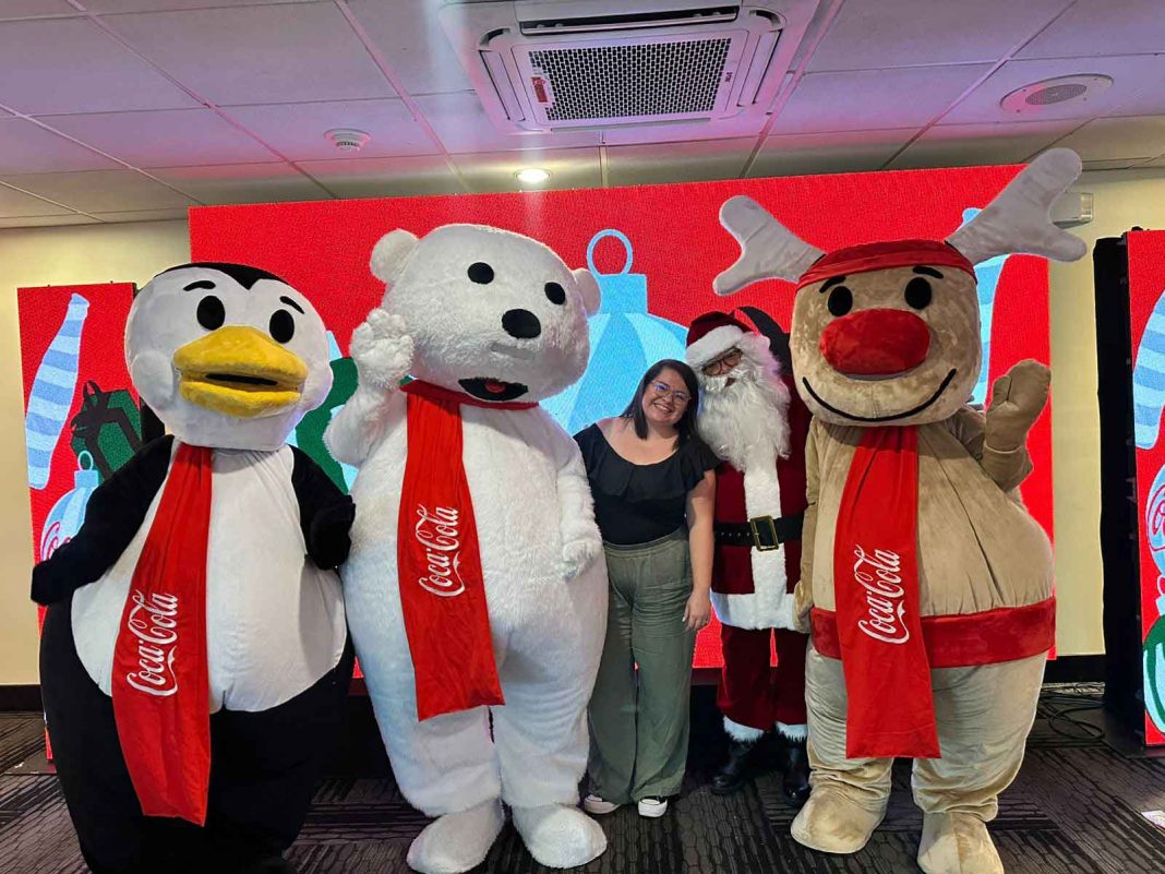 Coca-Cola celebra la magia de la conexión humana y se propone inspirar actos de bondad en esta Navidad