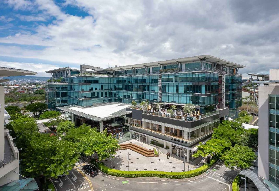 Portafolio Inmobiliario recibe cuatro reconocimientos en una semana