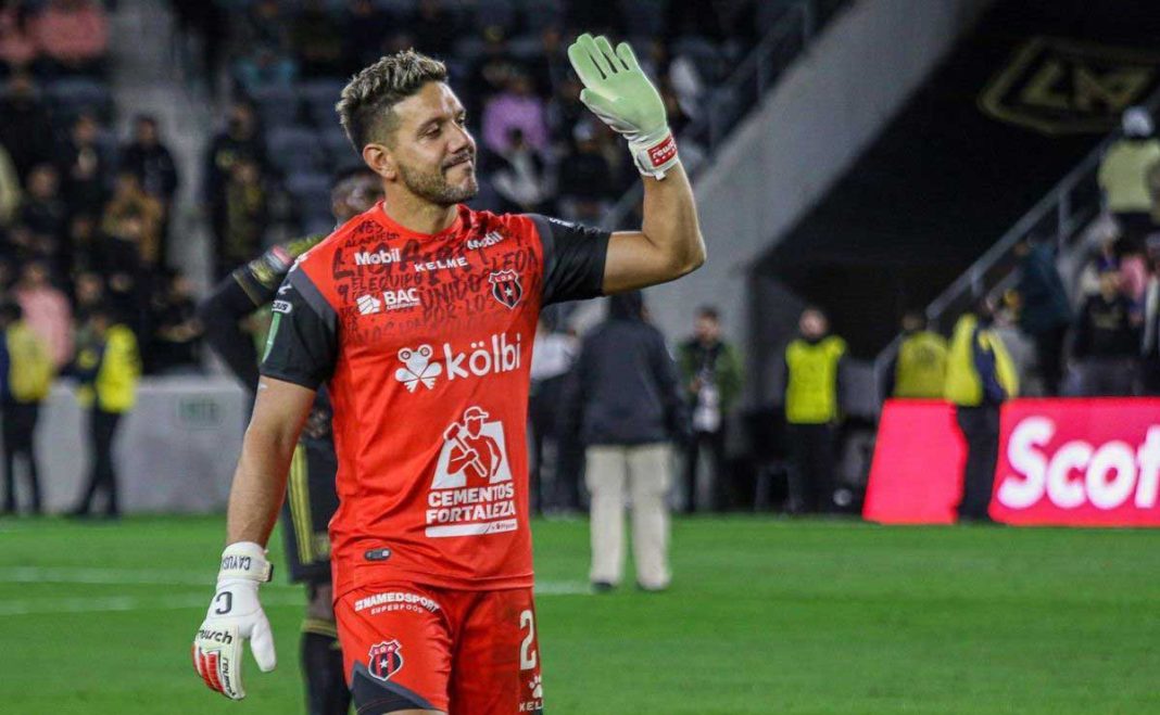 Liga Deportiva Alajuelense toma la decisión: Leo Moreira no continuará en el equipo rojinegro