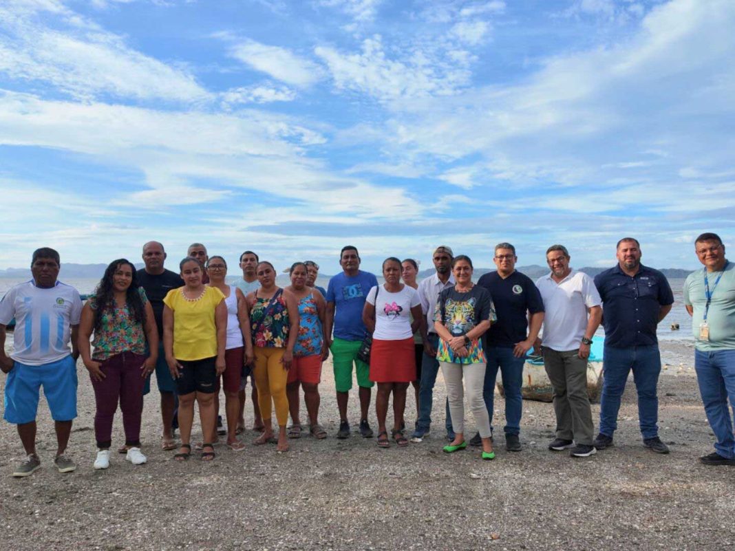 Personas pescadoras se capacitan en pesca sostenible con proyecto de cooperación triangular financiado por la UE
