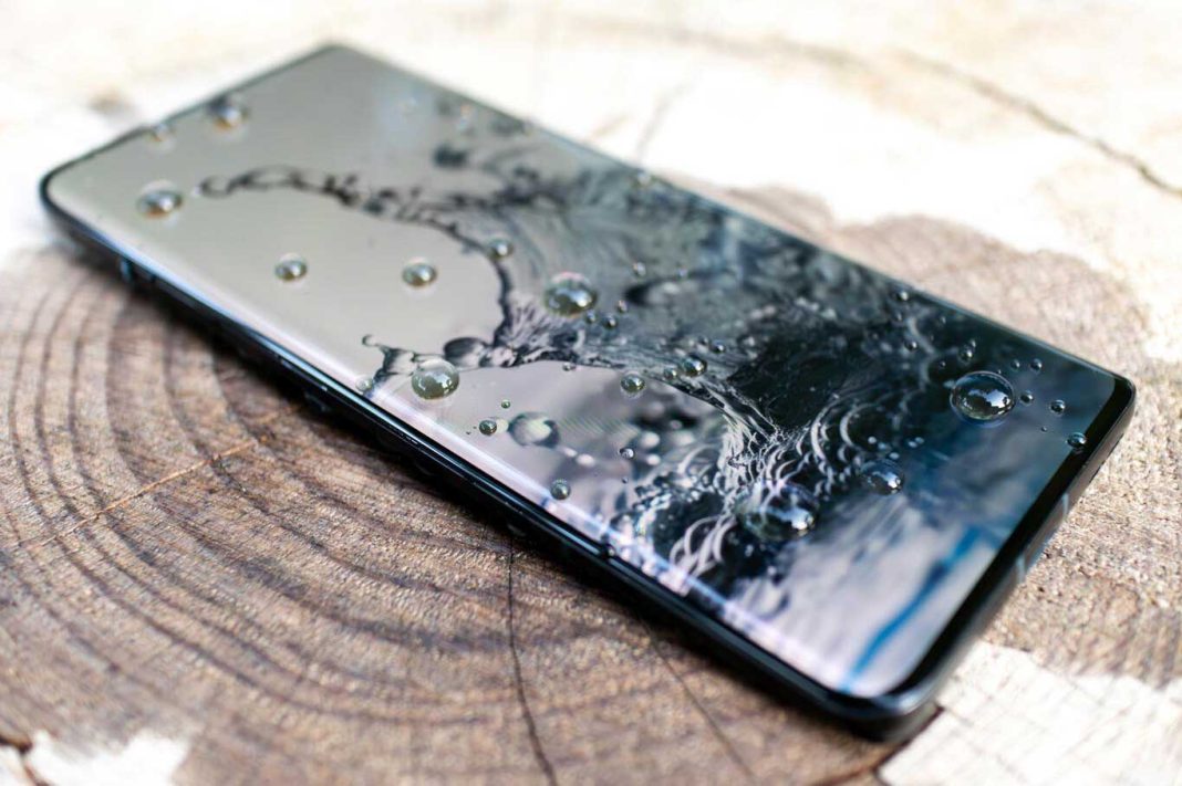 Water Touch: la solución de Motorola para usar tu smartphone con las manos mojadas