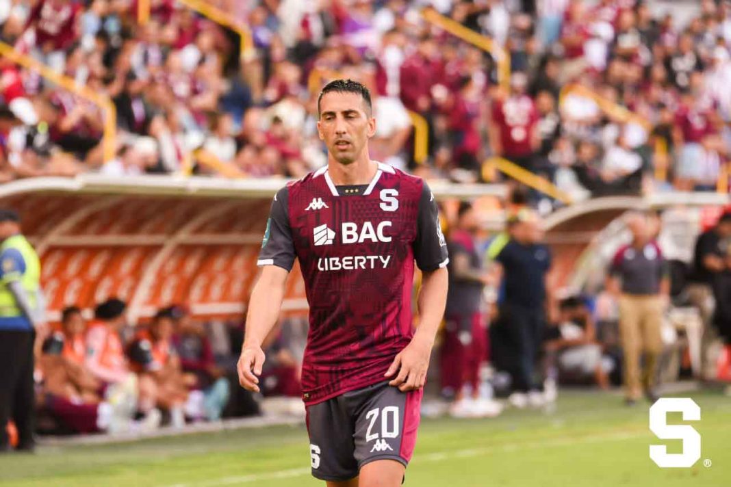 Mariano Torres igualó a Adonis Hilario como el máximo goleador extranjero del Saprissa