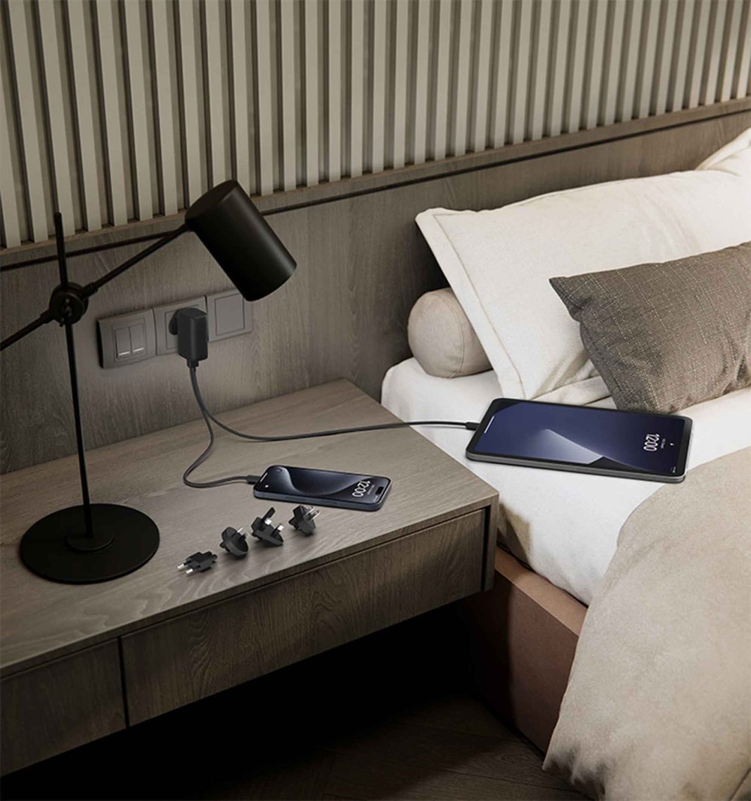 ¡Disfruta tus vacaciones sin preocupaciones! Belkin BoostCharge Hybrid Wall Charger 25W, el compañero perfecto para las vacaciones de medio año
