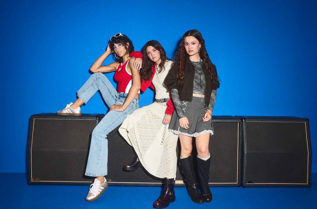 Joaquina lanza una colaboración exclusiva con Jcpenney: BE ELECTRIC