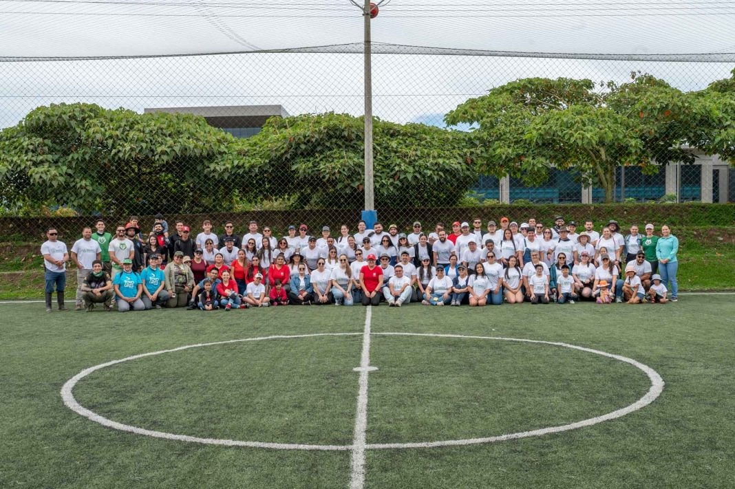 Plantación de más de 2.000 árboles en zonas estratégicas en Cartago