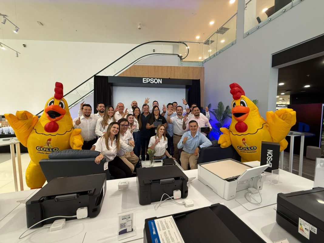 Luces, sofá, proyección: la nueva era del cine en casa