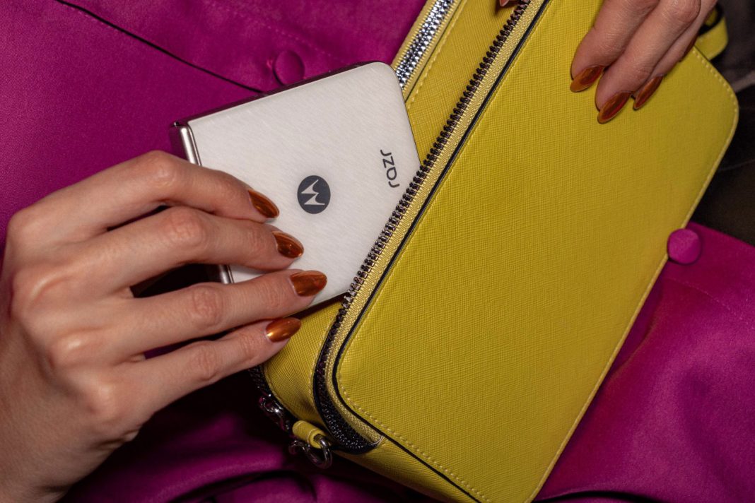 HELLOMAMÁ: Mamá tiene estilo propio y Motorola también