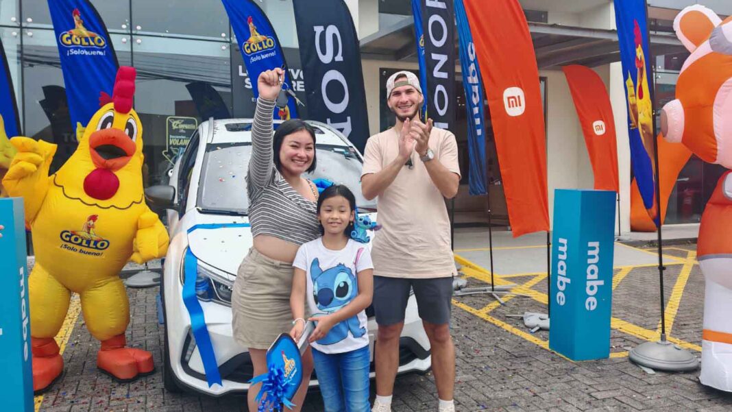 Gollo entregó automóvil a ganadora del sorteo ‘Un Carro para Mamá’