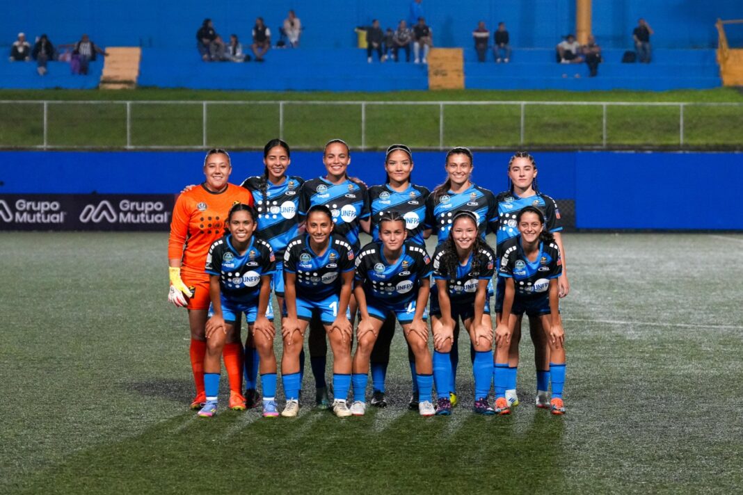 UNFPA y Dimas Escazú firman histórica alianza para prevenir la violencia contra las mujeres y empoderar a las jóvenes desde la cancha