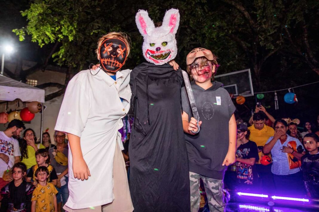 Halloween vibra entre olas y disfraces en Tamarindo