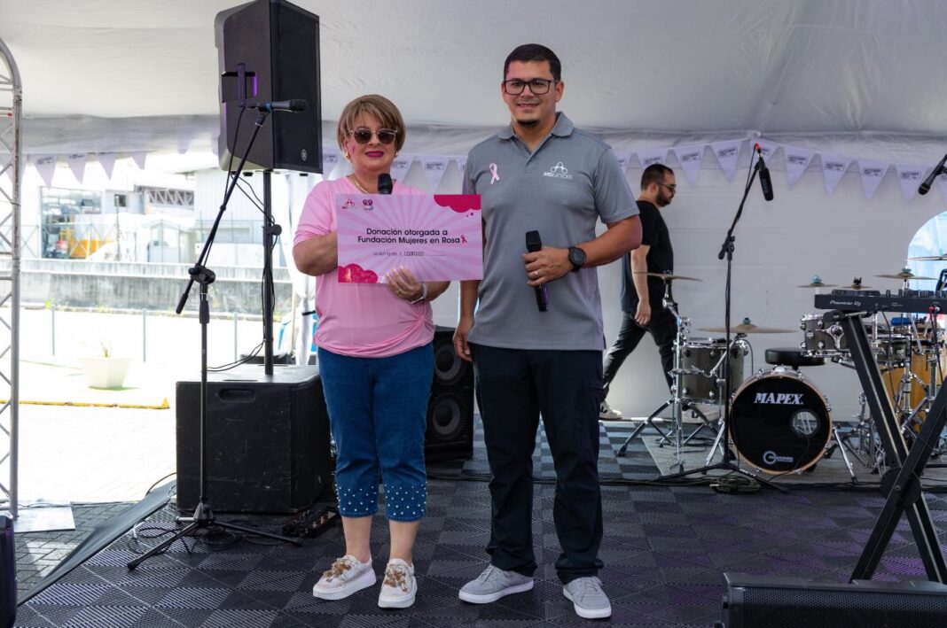 Más de 200 motociclistas se unieron a la Rodada Rosa organizada por Red Motors