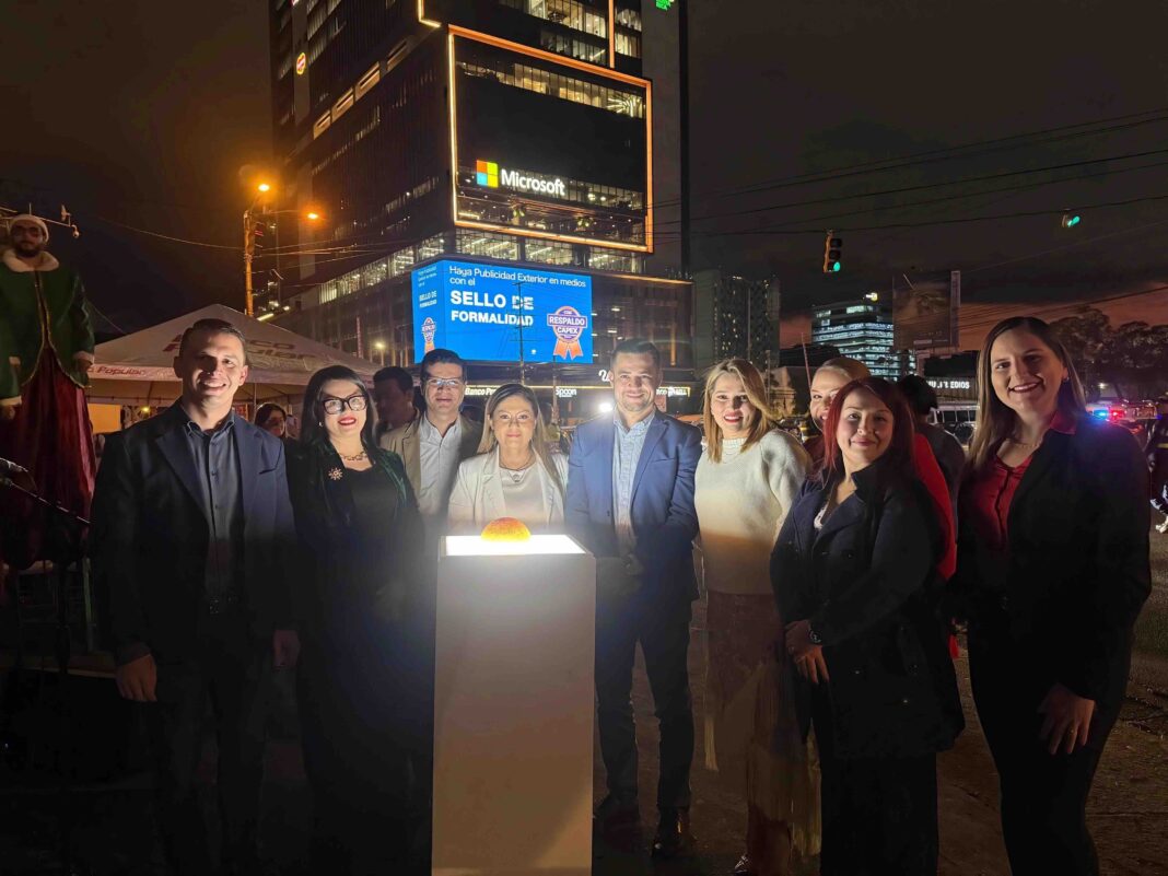 Banco Popular iluminó la Navidad para las familias del país