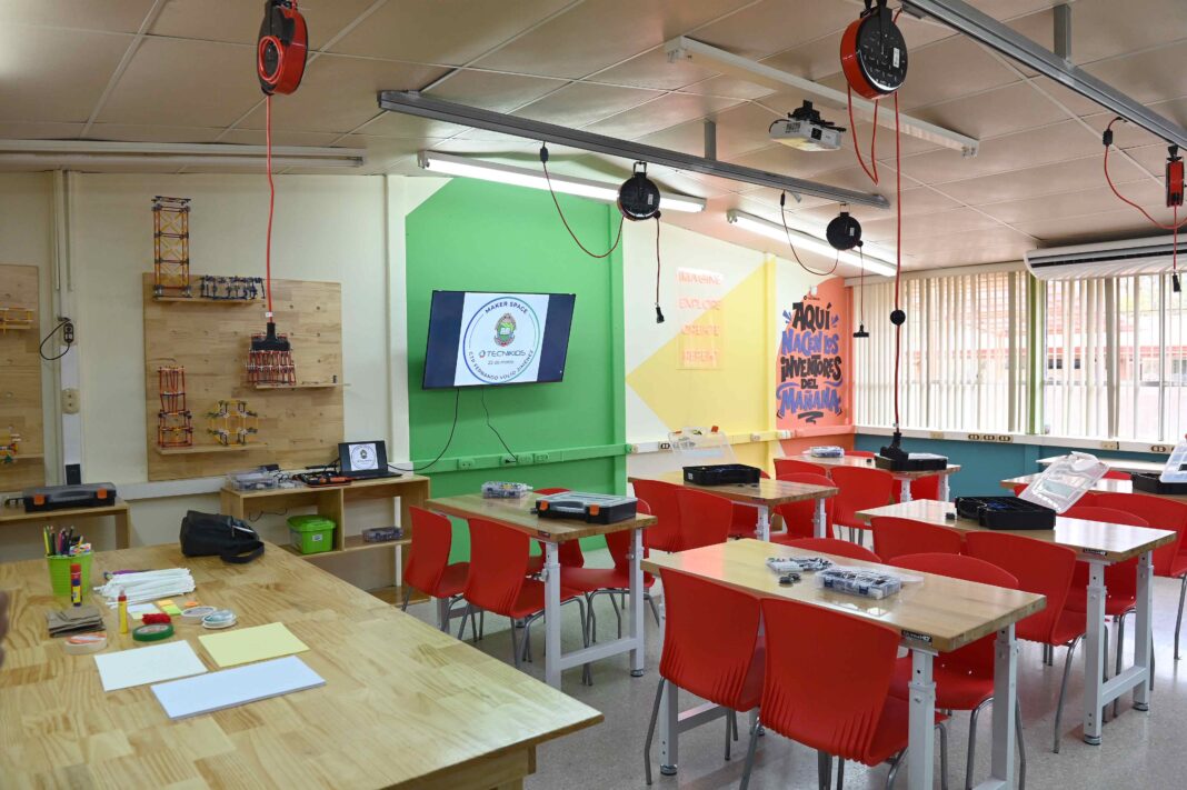 Colegio público en Cartago inaugura el primer Maker Space para formar talento en ciencia y tecnología
