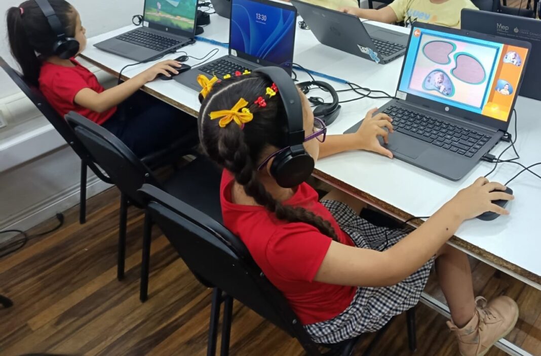 Alianza educativa impacta a más de 60.000 estudiantes y consolida modelo digital en Costa Rica