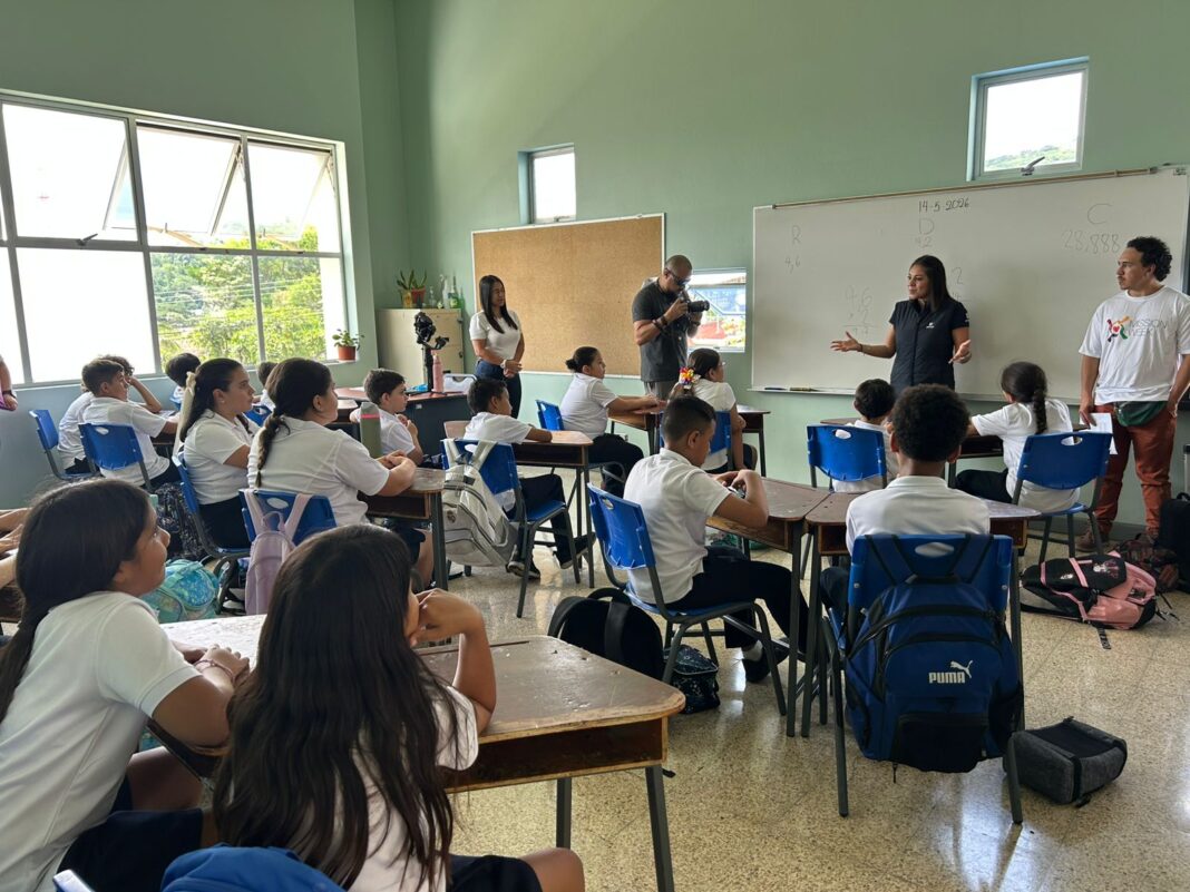 Liberty, en alianza con Ericsson, acerca la tecnología y habilidades STEM a niños de Ciudad Colón
