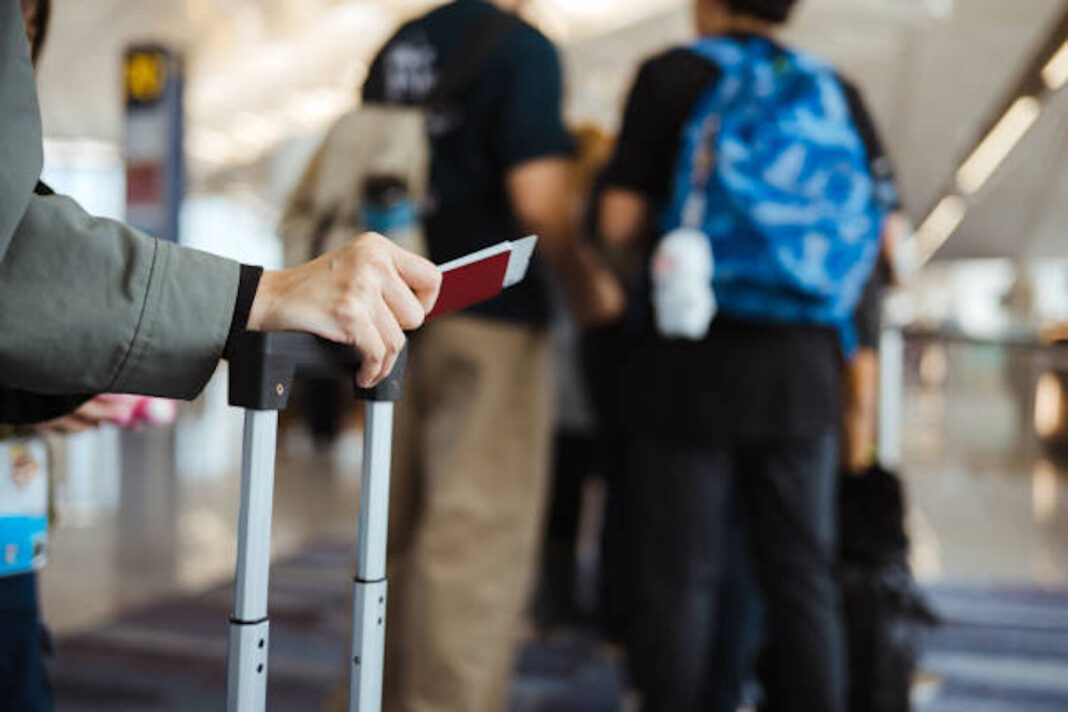 De esta manera un seguro de viajes puede evitar una crisis financiera fuera del país