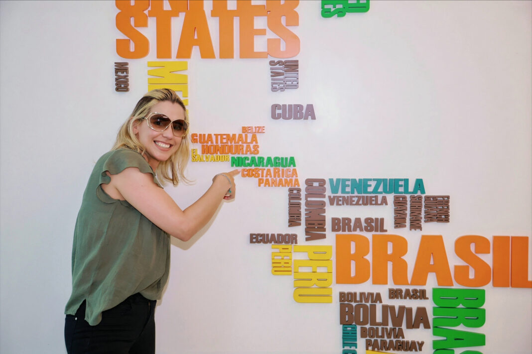 Karina Díaz, CEO de Costa Rica Fashion Week es la nueva Embajadora de esencial COSTA RICA