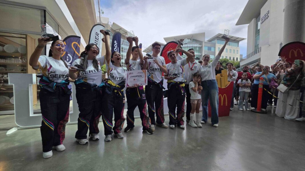 STEM Racing premia a estudiantes costarricenses con experiencia educativa en Brasil
