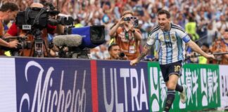 Leo Messi, veinte años de cumpleaños con Argentina y una admiración que no cambia