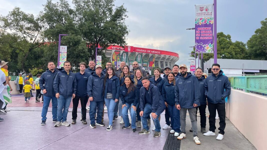 Holcim Costa Rica llevó a 35 personas a México para vivir la gran cita futbolística del año