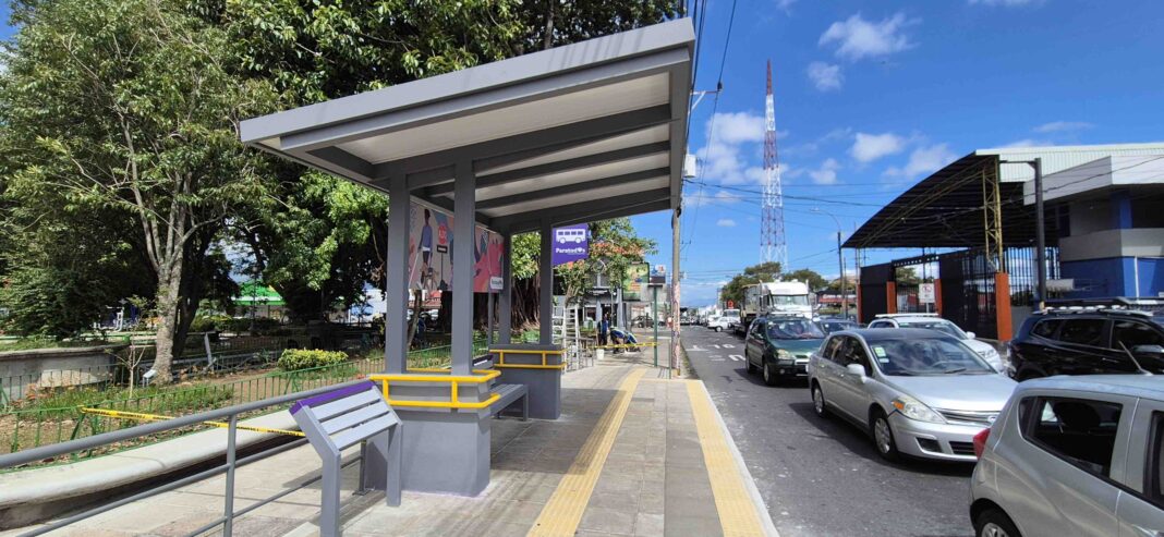 Vecinos de Tibás esperarán el autobús en paradas más seguras, accesibles y sostenibles